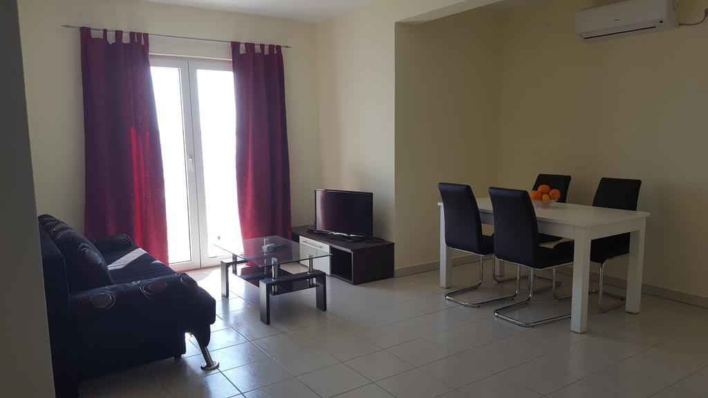 Apartments And Rooms Kod Mate Tribanj-Kruscica Exterior foto