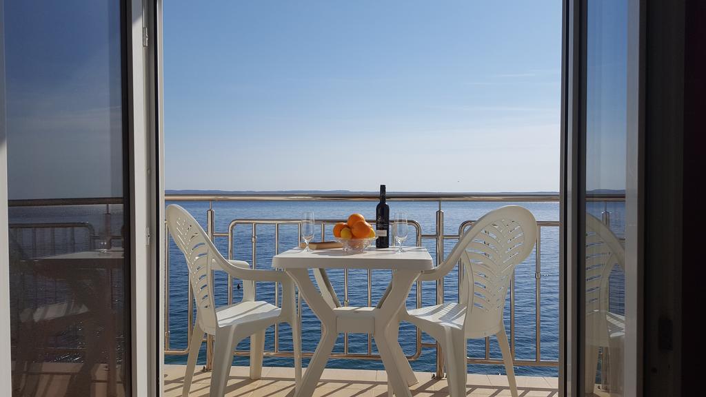 Apartments And Rooms Kod Mate Tribanj-Kruscica Exterior foto